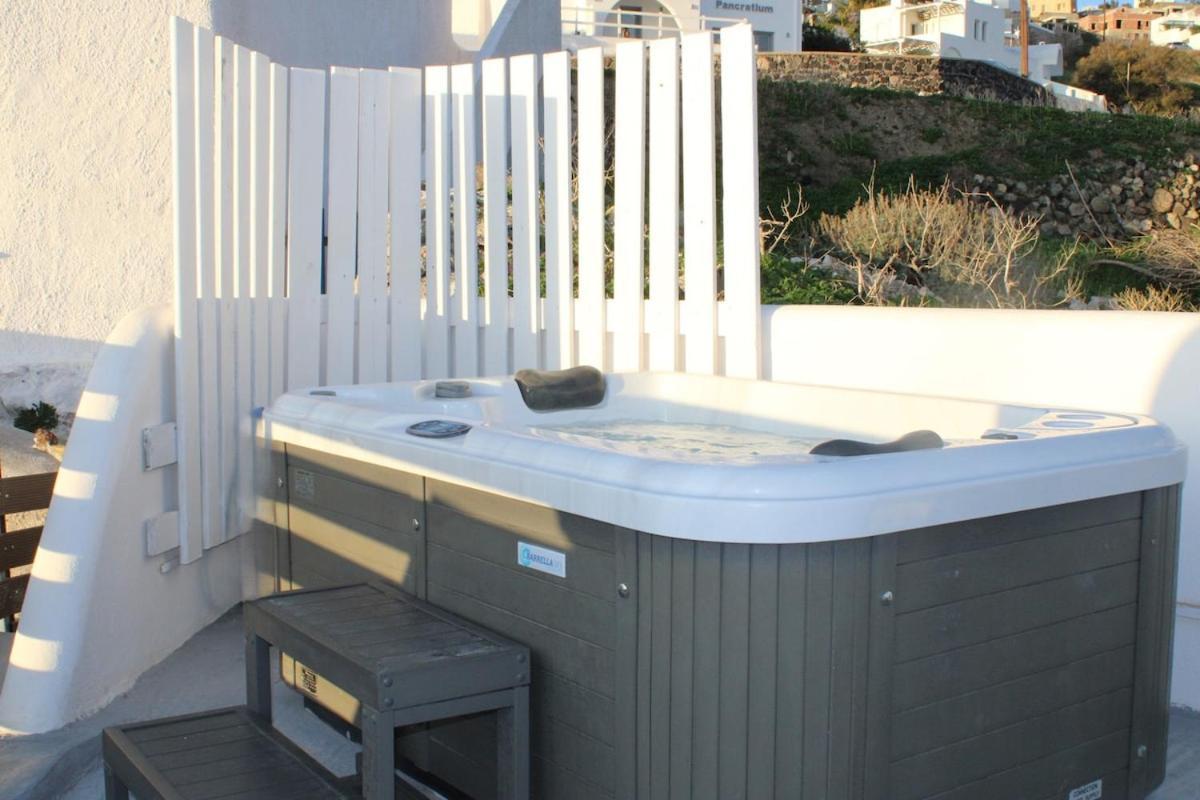 Villa Solasta #2 With Jacuzzi In Santorini Akrotírion Esterno foto